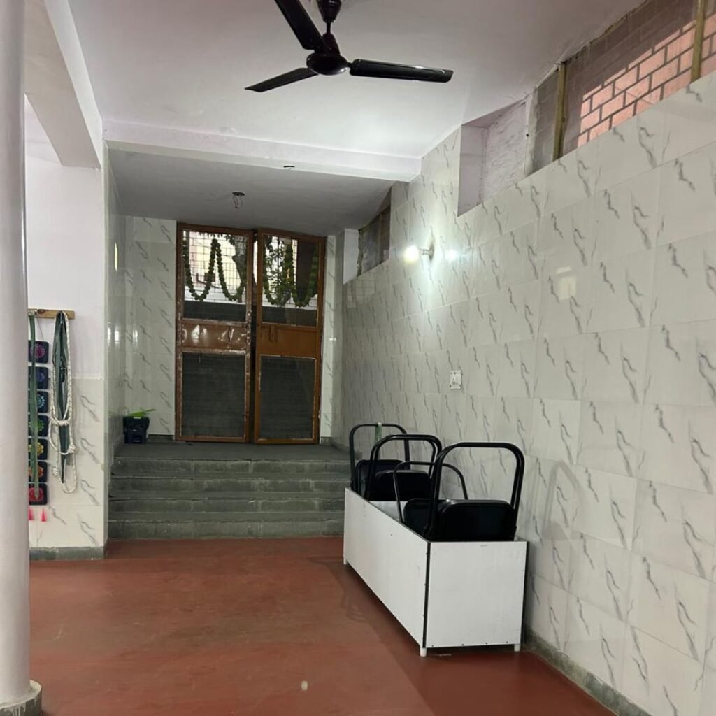 Best Yoga Class in Noida. Top Yoga studio near me. Yoga with Barkha